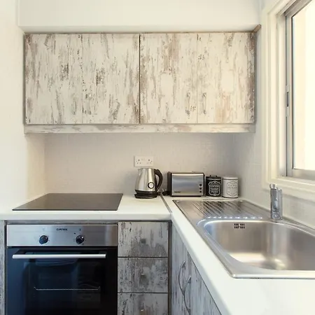 Furnished Seafront 아파트 라르나카