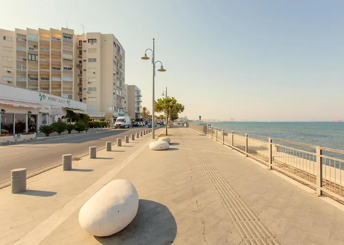 Apartmán Furnished Seafront *